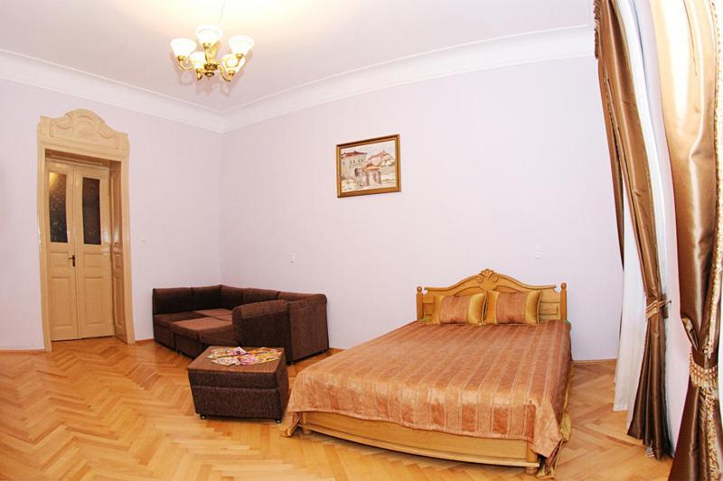 Luxury Apartment Near Rynok Square Lviv Exterior photo